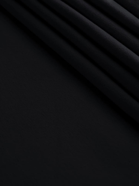 черный уголком