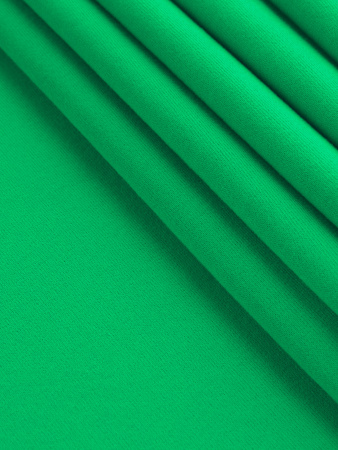 зеленое яблоко уголком