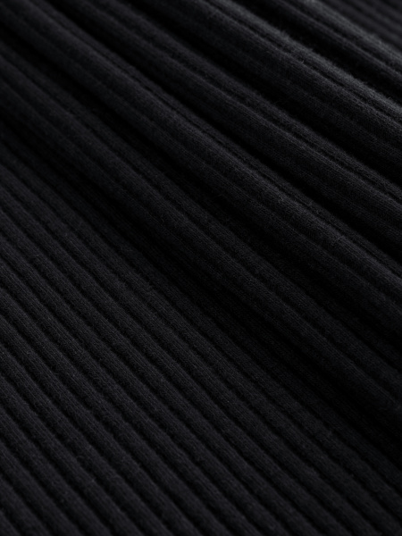 черный уголком