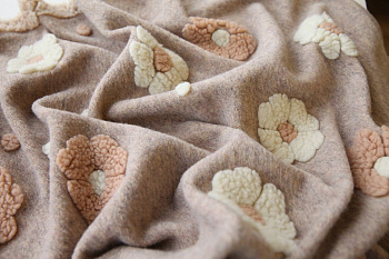 Мех (Бежевый, цветы, 100% полиэстер, 460 г/м2, шир.160 см)