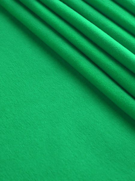 зеленое яблоко уголком